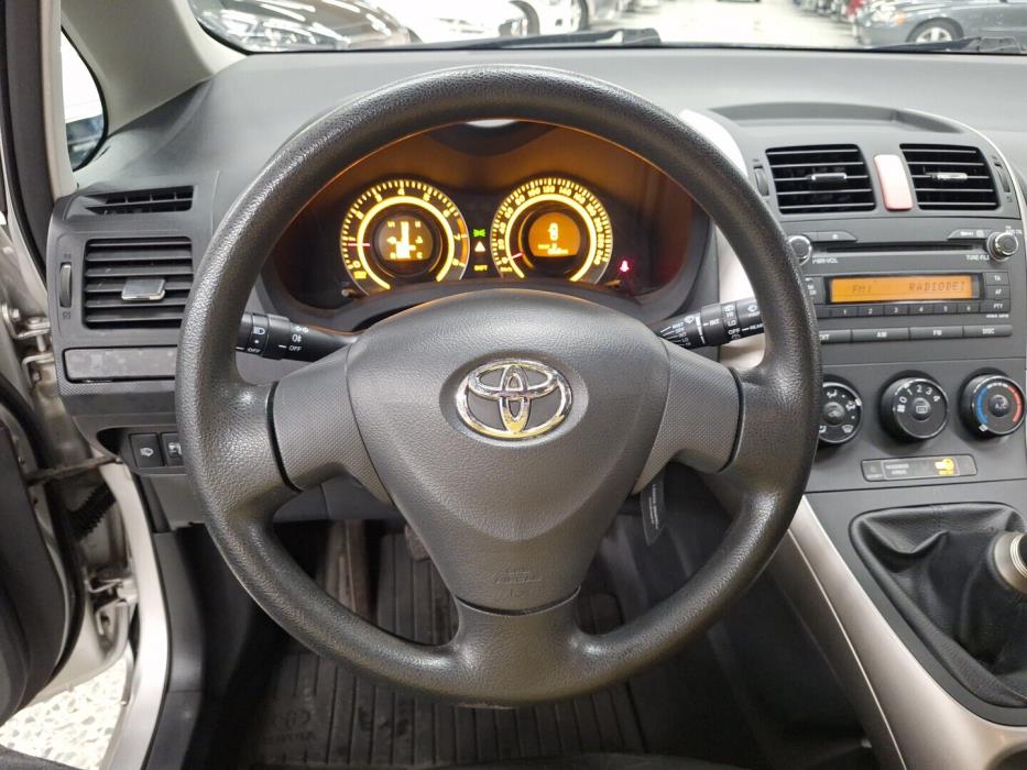 TOYOTA Auris 2007