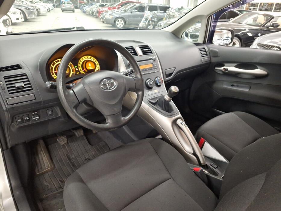 TOYOTA Auris 2007