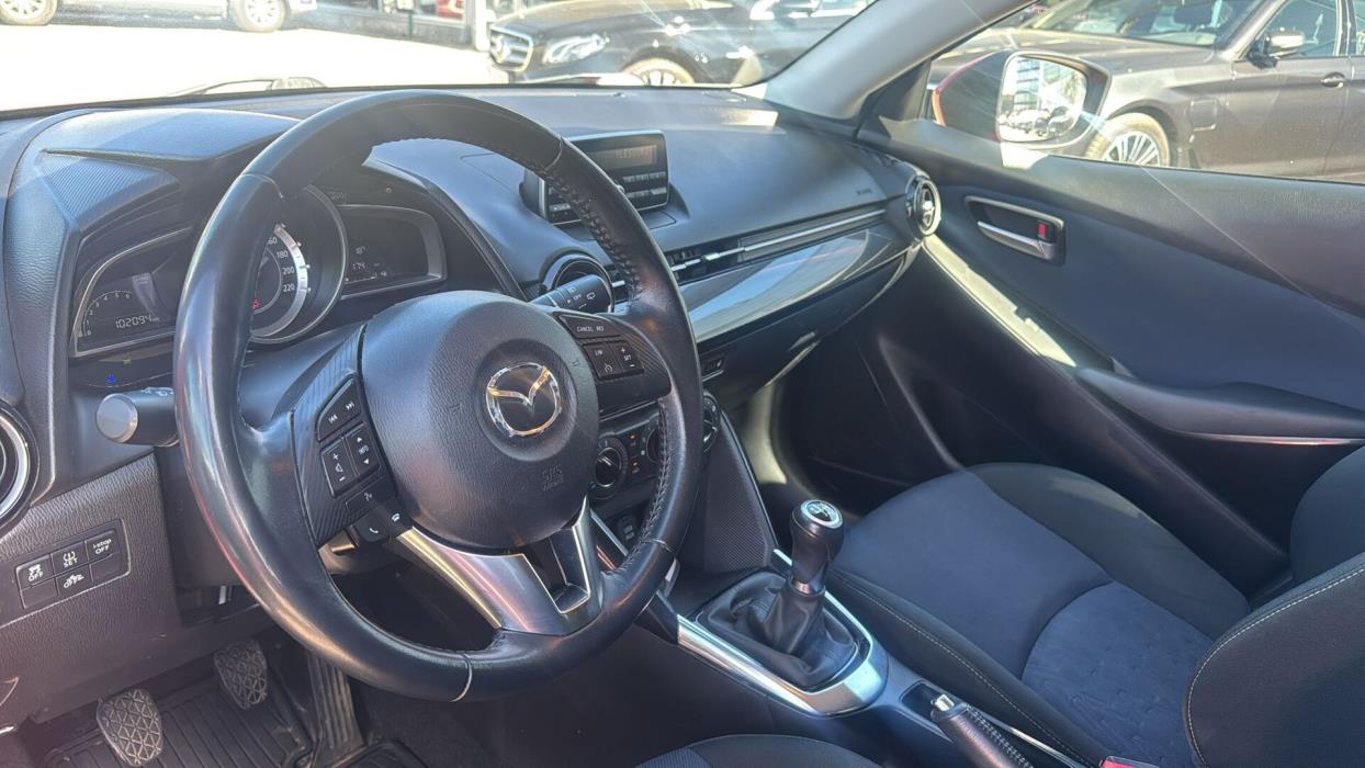 MAZDA Mazda2 2015