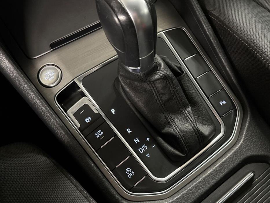 VOLKSWAGEN Golf Sportsvan 2016