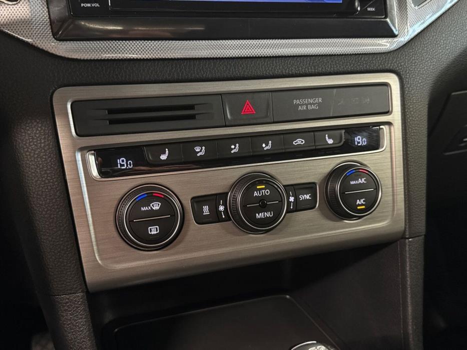 VOLKSWAGEN Golf Sportsvan 2016