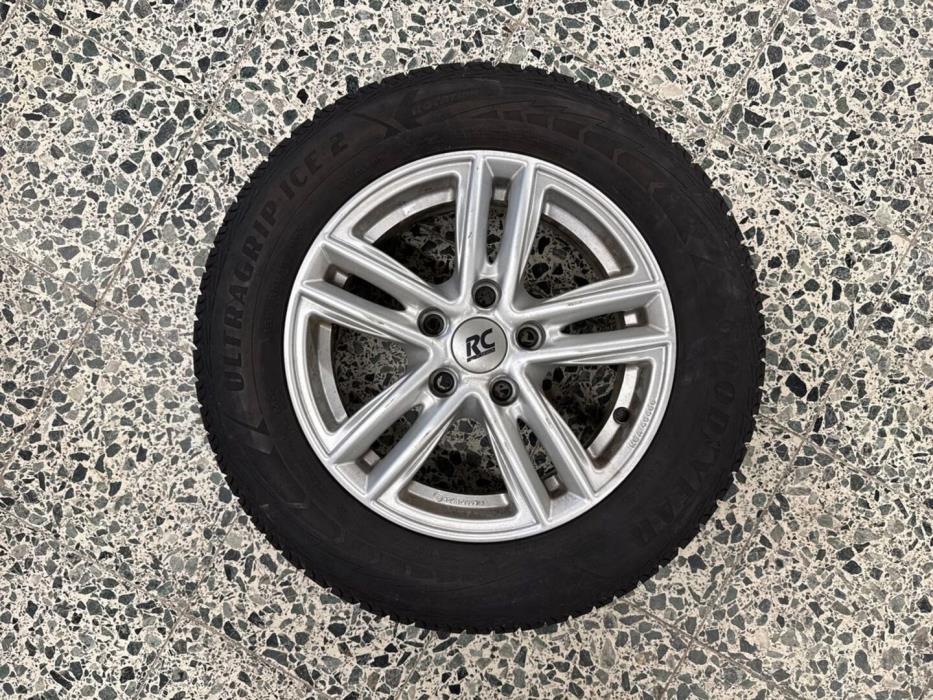 VOLKSWAGEN Golf Sportsvan 2016