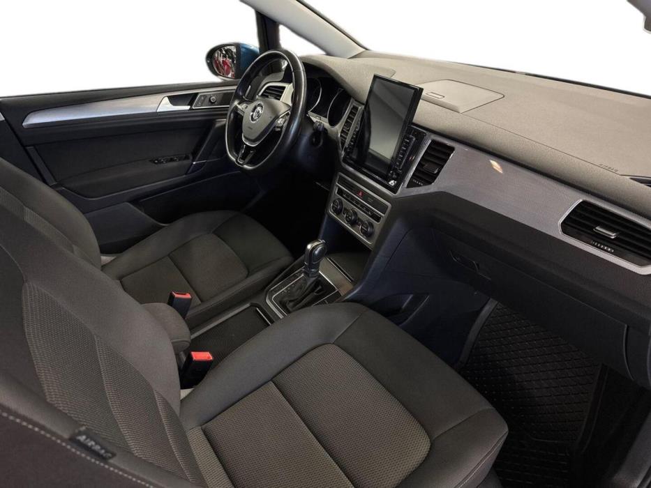 VOLKSWAGEN Golf Sportsvan 2016