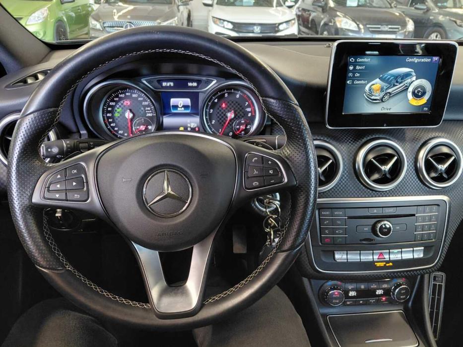 MERCEDES-BENZ A 2016