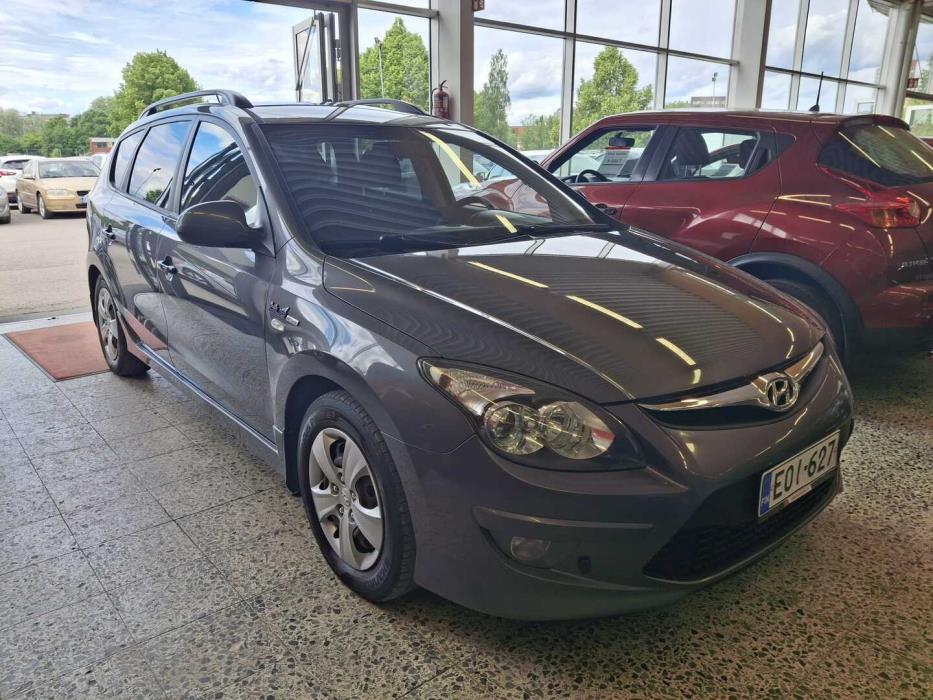 HYUNDAI i30 2011