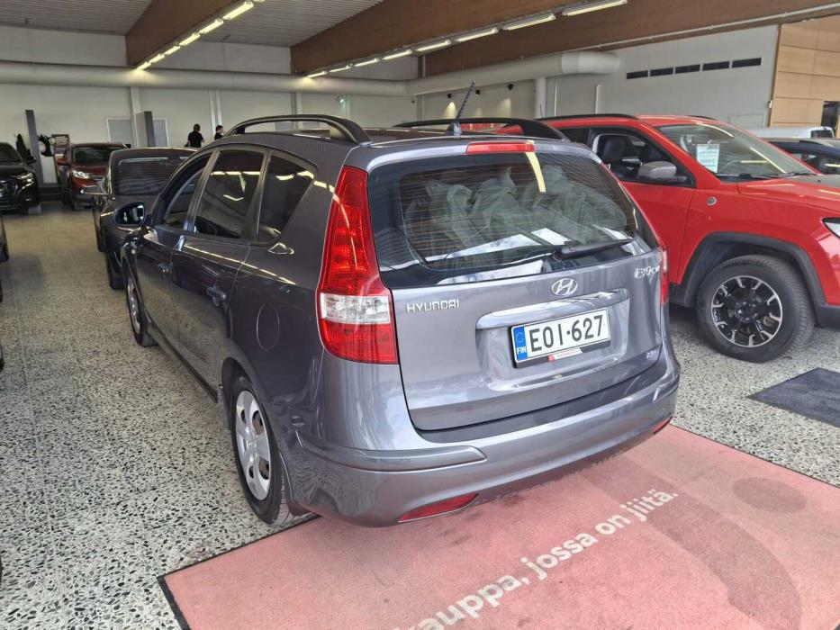 HYUNDAI i30 2011