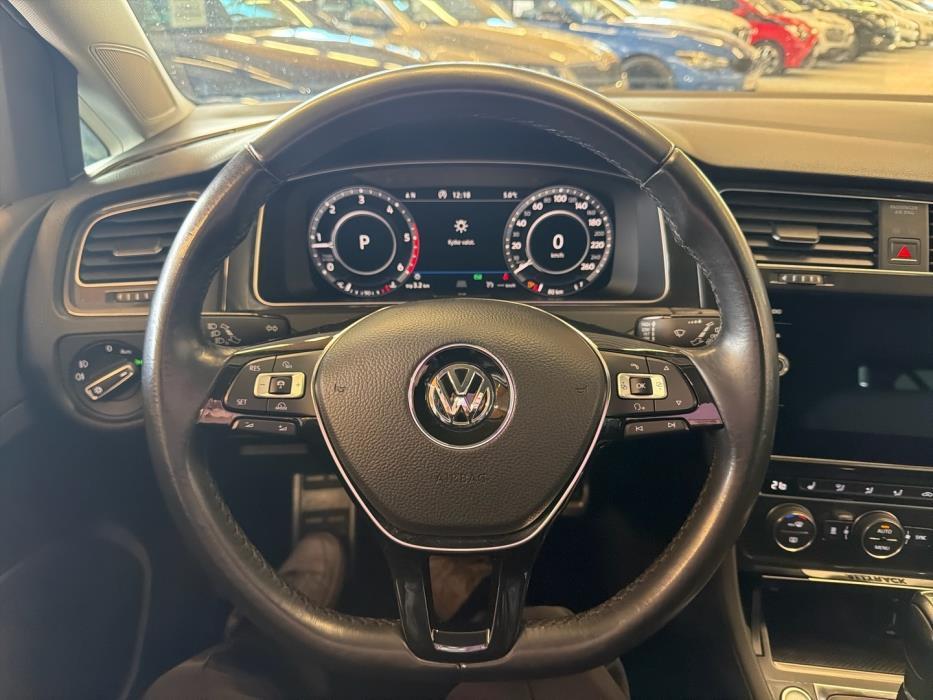 VOLKSWAGEN Golf 2018