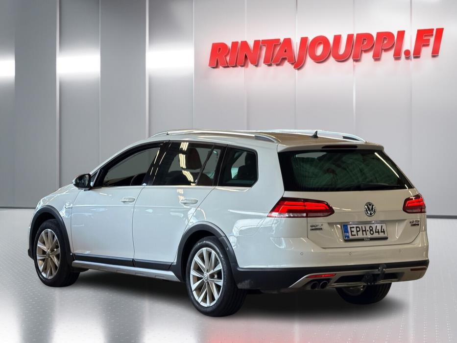 VOLKSWAGEN Golf 2018