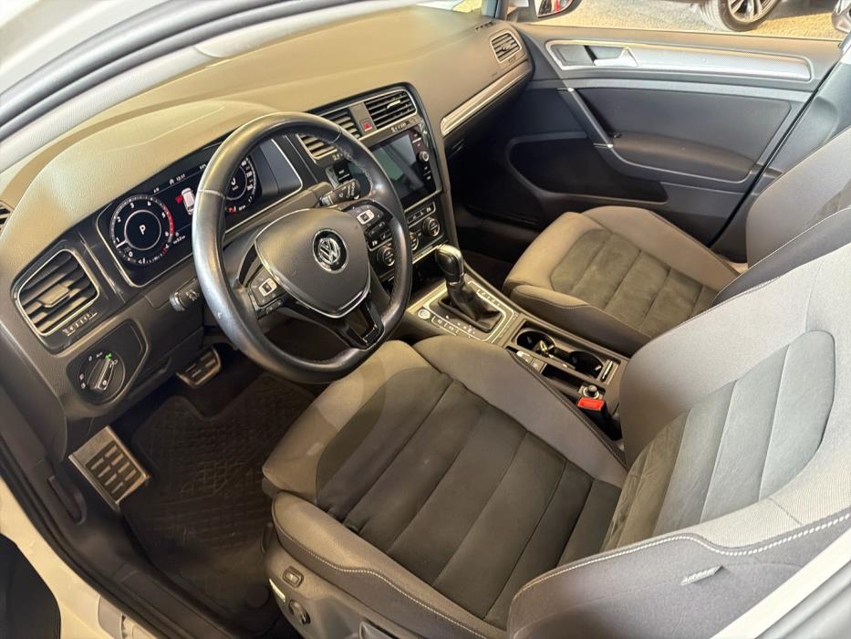 VOLKSWAGEN Golf 2018