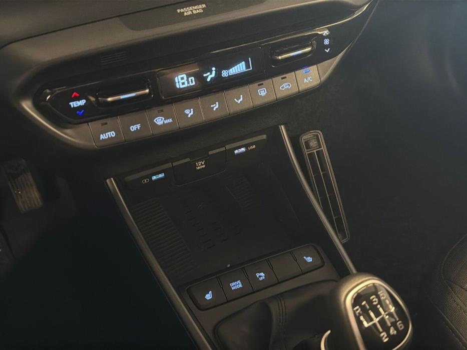 HYUNDAI i20 Hatchback 2021