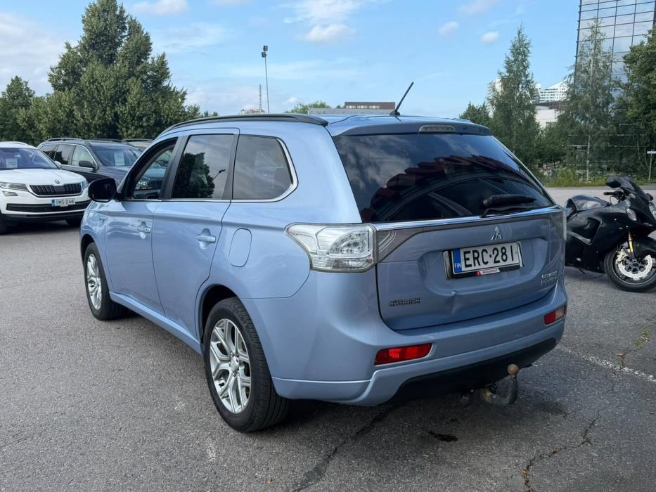 MITSUBISHI Outlander PHEV 2014