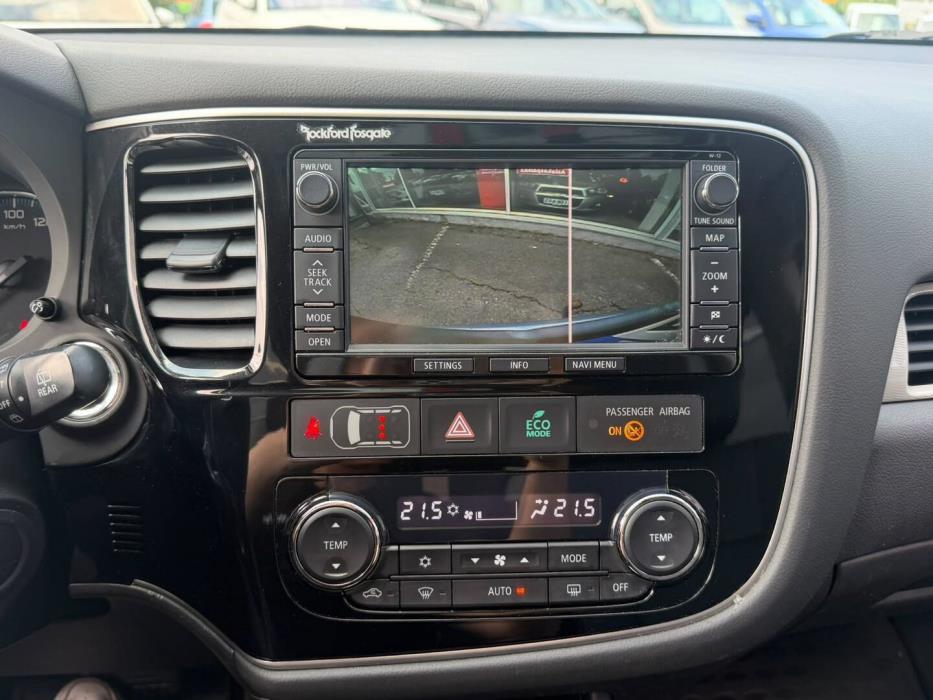 MITSUBISHI Outlander PHEV 2014