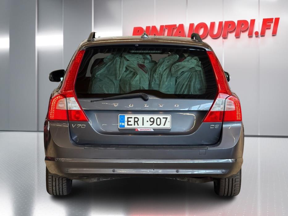 VOLVO V70 2011