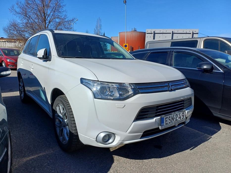 MITSUBISHI Outlander PHEV 2013