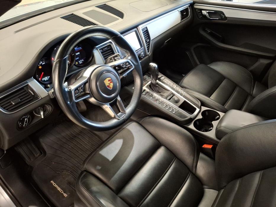 PORSCHE Macan 2015