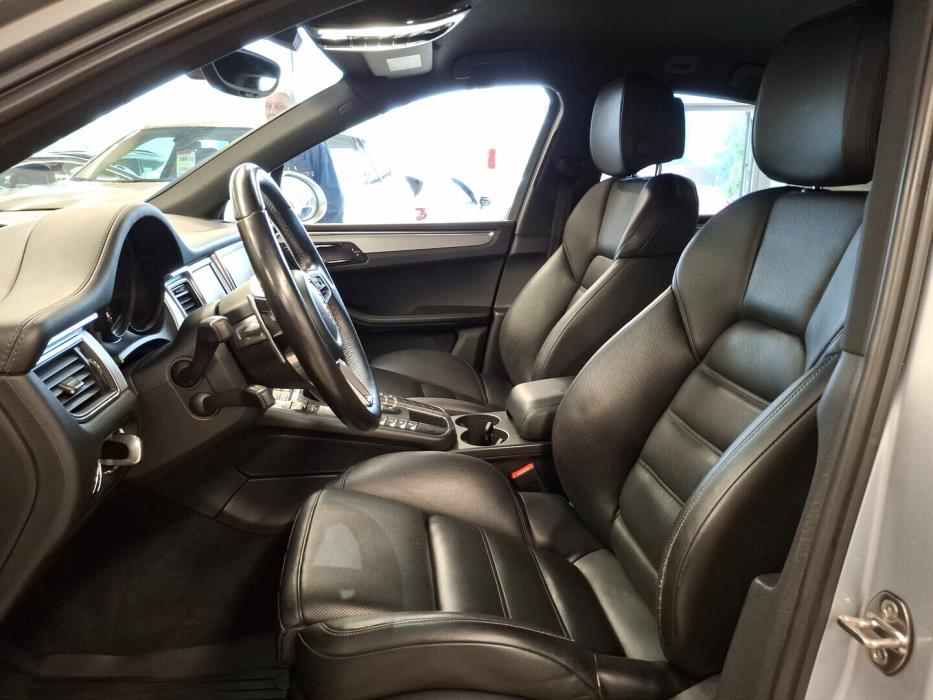 PORSCHE Macan 2015