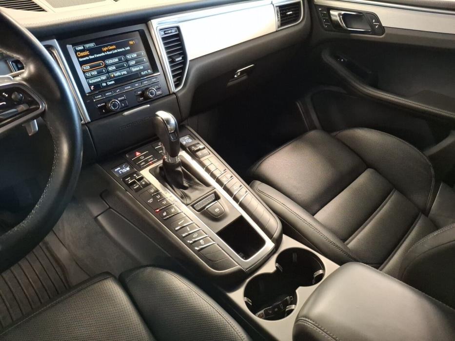 PORSCHE Macan 2015