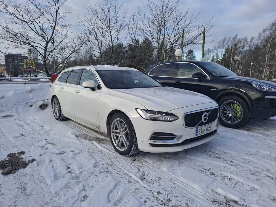 VOLVO V90 2020