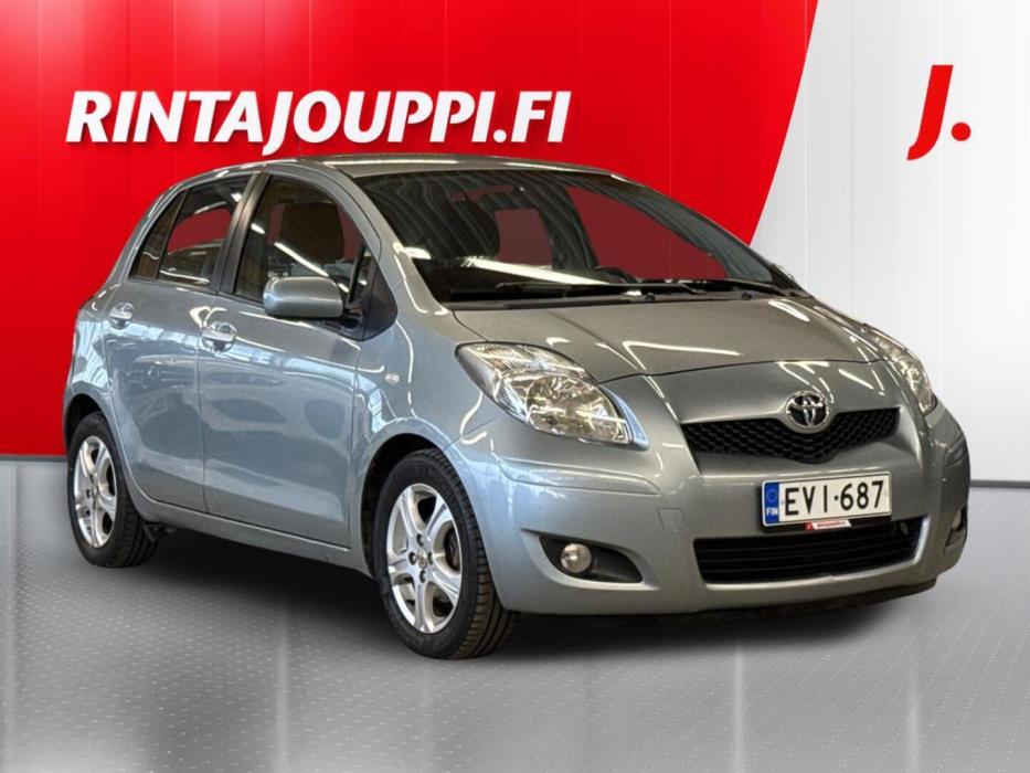 TOYOTA Yaris 2011