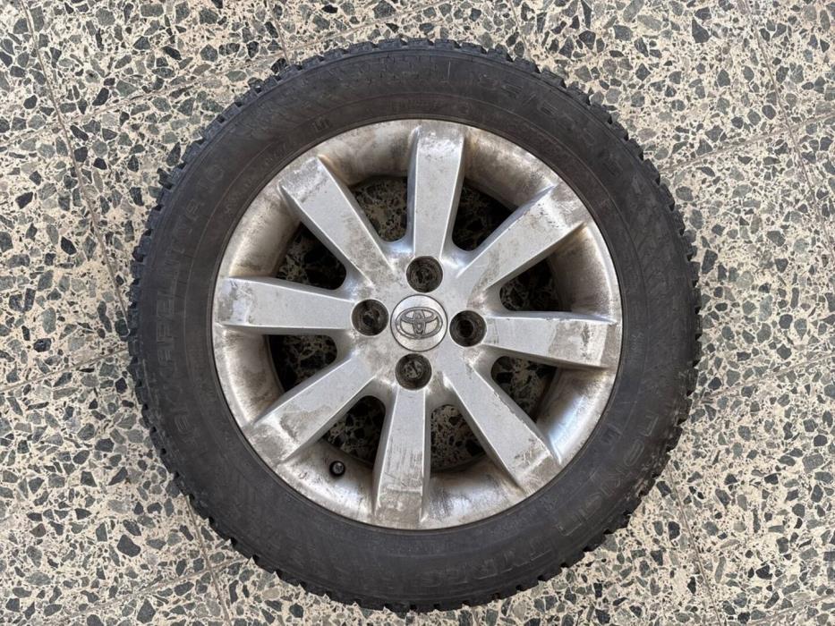 TOYOTA Yaris 2011