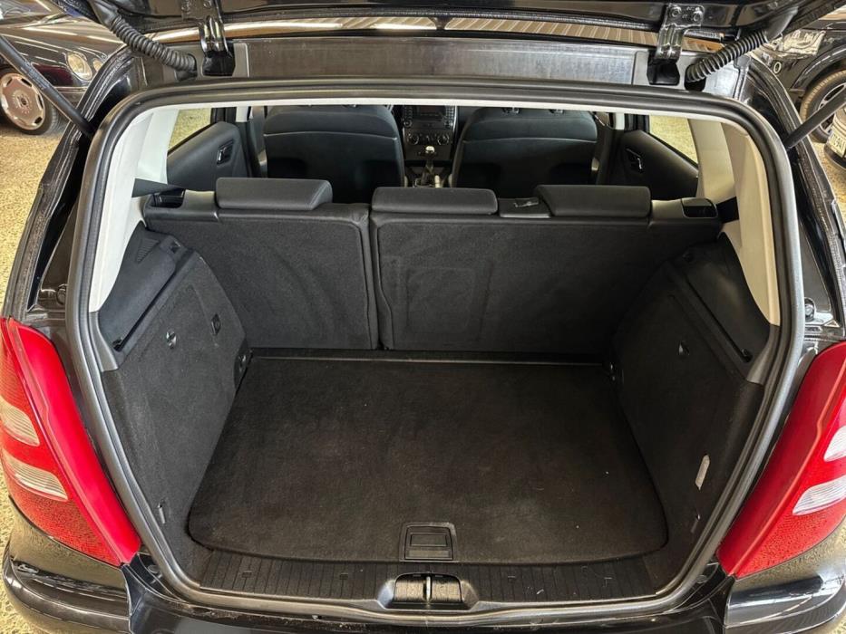 MERCEDES-BENZ A 2005