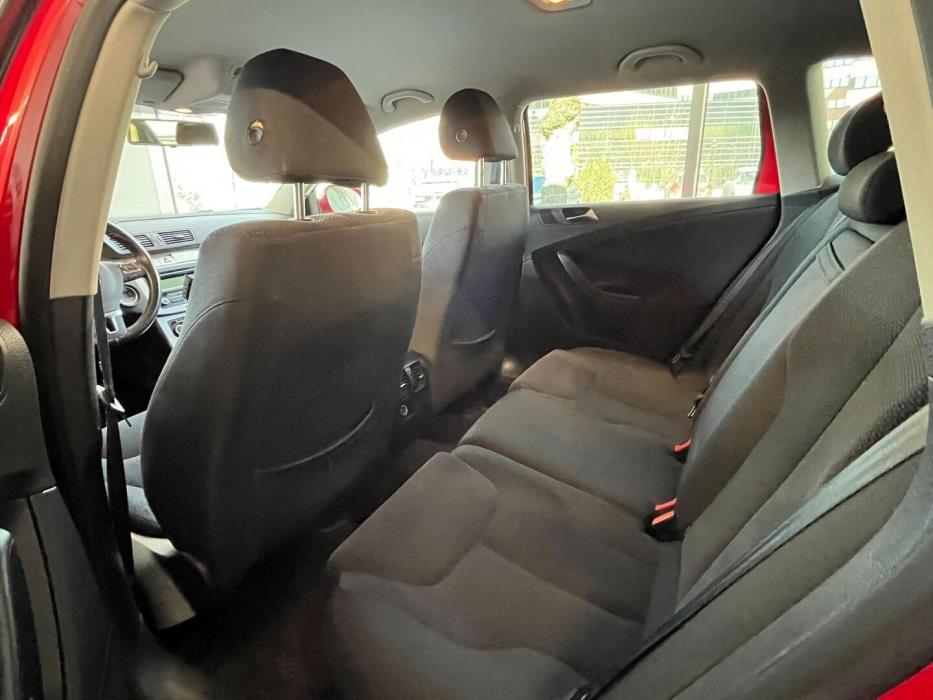 VOLKSWAGEN Passat 2010