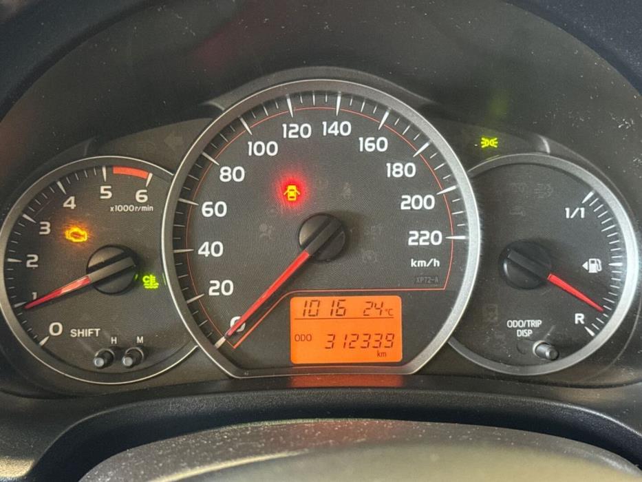 TOYOTA Yaris 2013