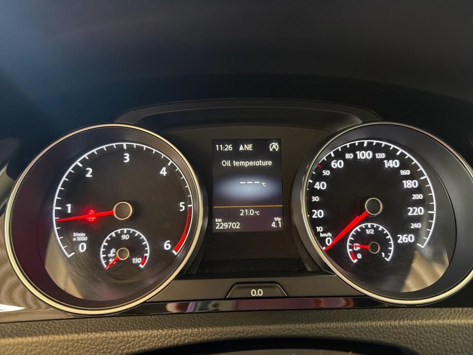 VOLKSWAGEN Golf 2013