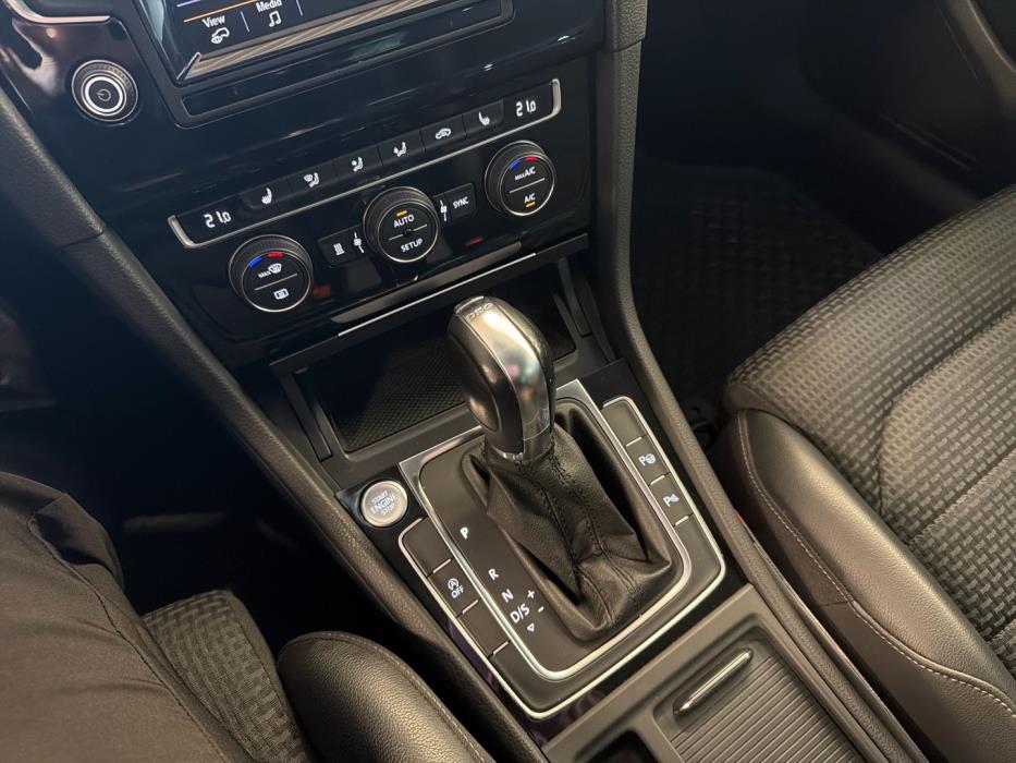 VOLKSWAGEN Golf 2013