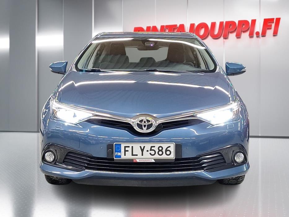 TOYOTA Auris 2016