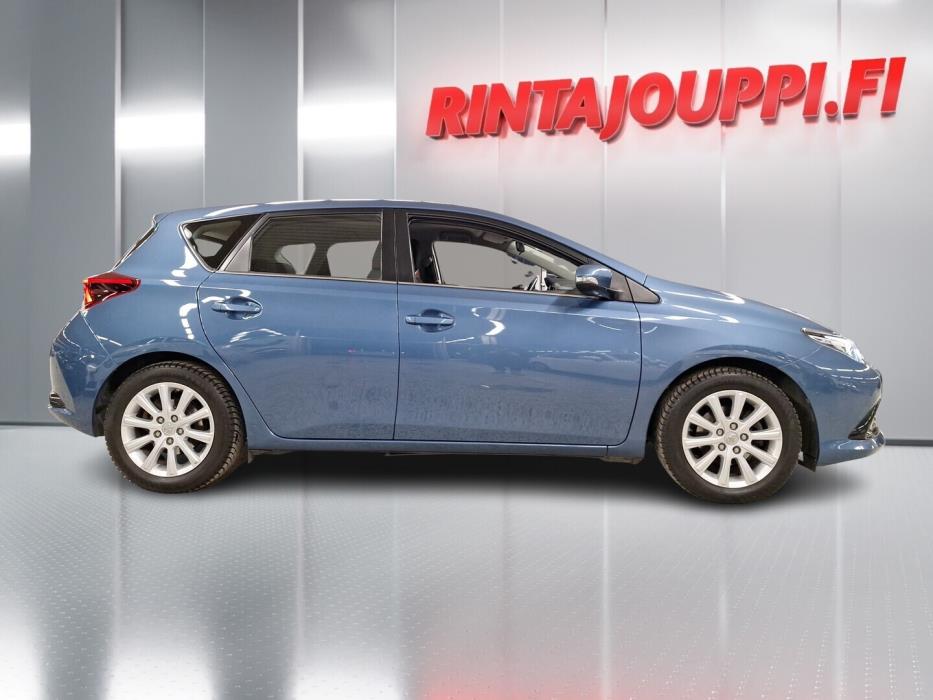 TOYOTA Auris 2016