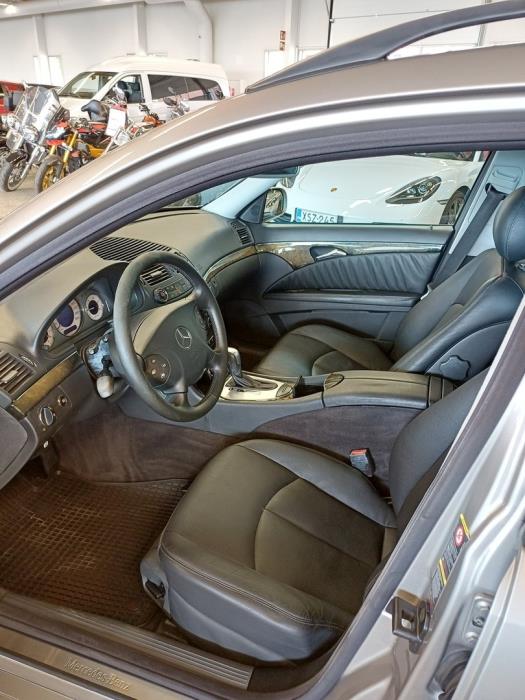 MERCEDES-BENZ E 2003