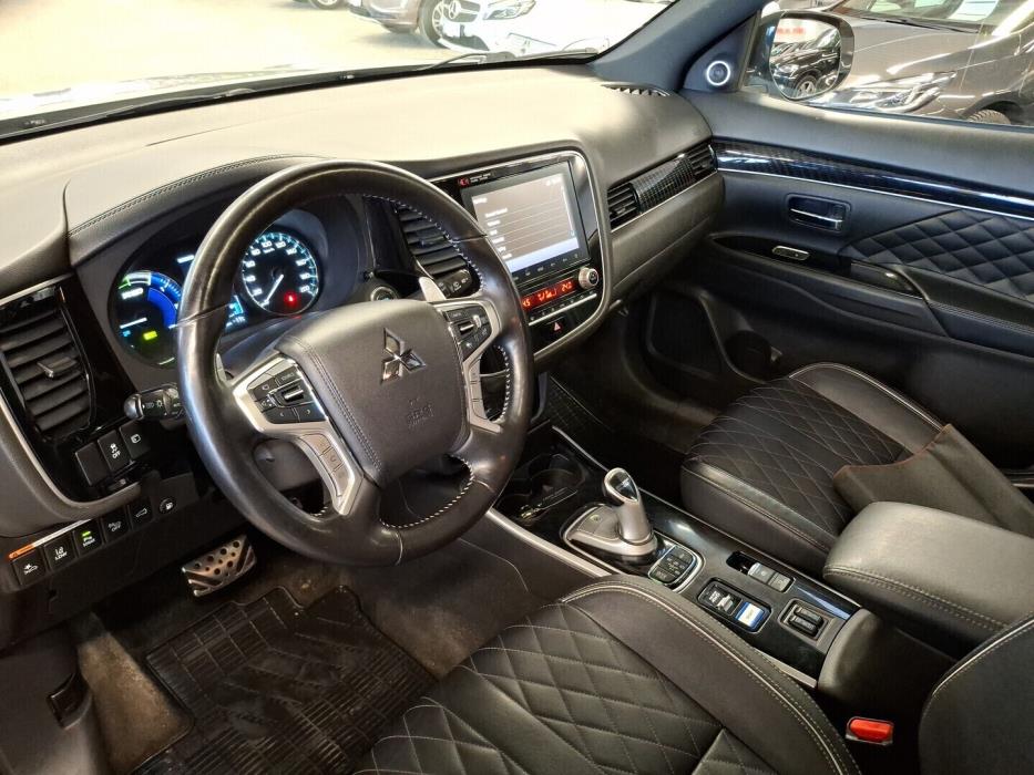MITSUBISHI Outlander PHEV 2020