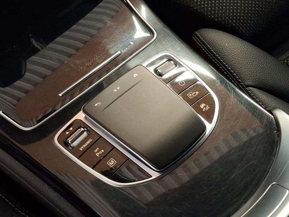 MERCEDES-BENZ GLC 2021