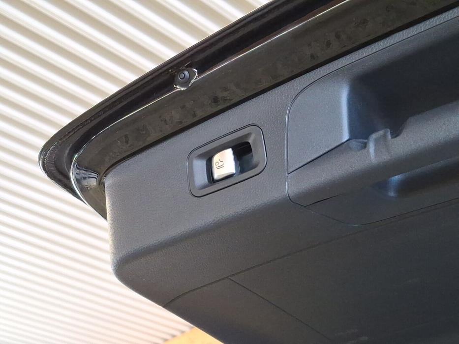 MERCEDES-BENZ GLC 2021