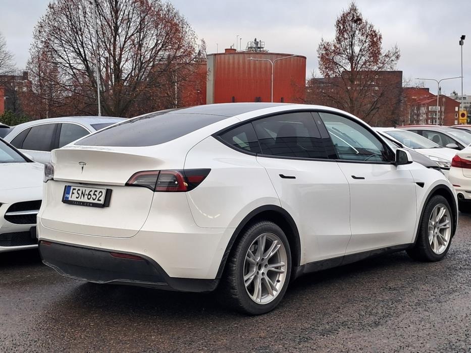 TESLA Model Y 2022