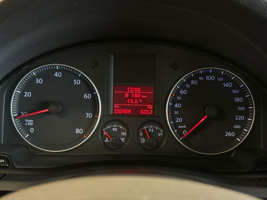 VOLKSWAGEN Golf 2005