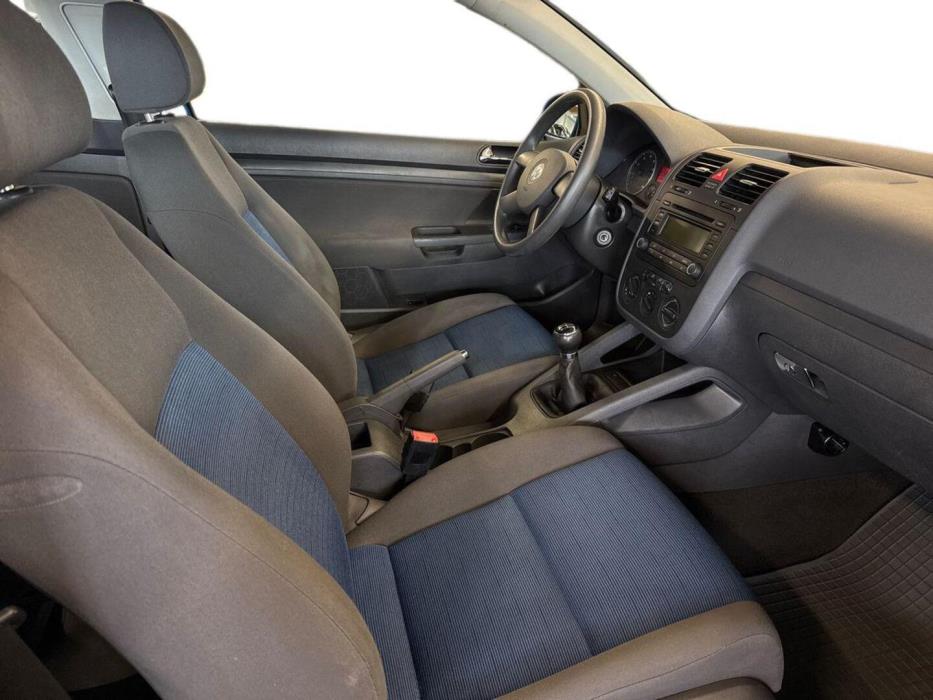 VOLKSWAGEN Golf 2005