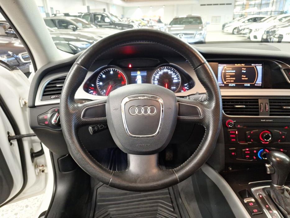 AUDI A4 2011