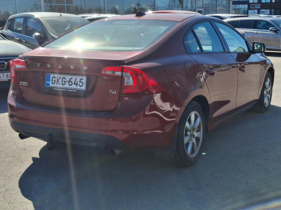 VOLVO S60 2012