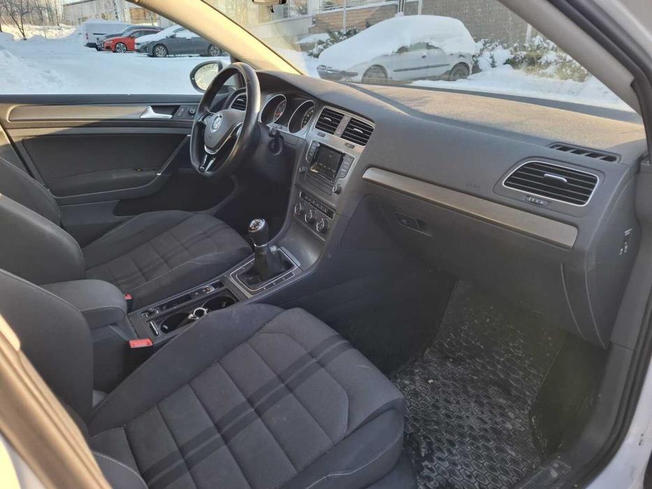 VOLKSWAGEN Golf 2013