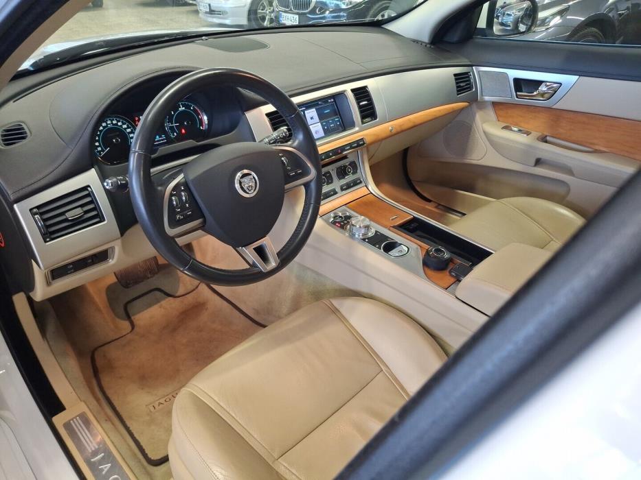 JAGUAR XF 2013