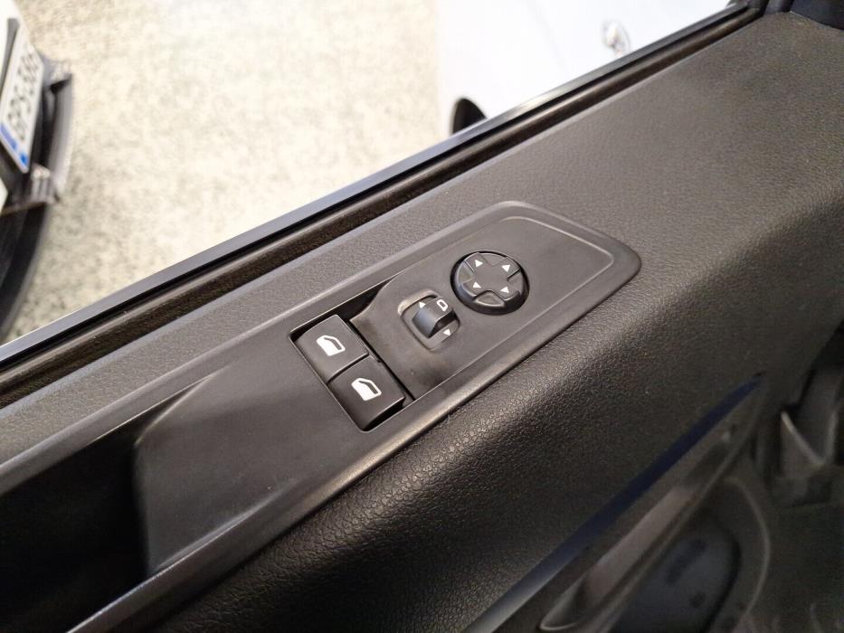 PEUGEOT Traveller 2019