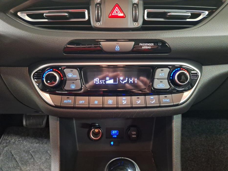 HYUNDAI i30 Hatchback 2022