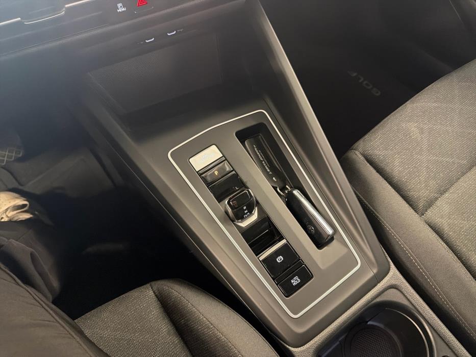 VOLKSWAGEN Golf 2021