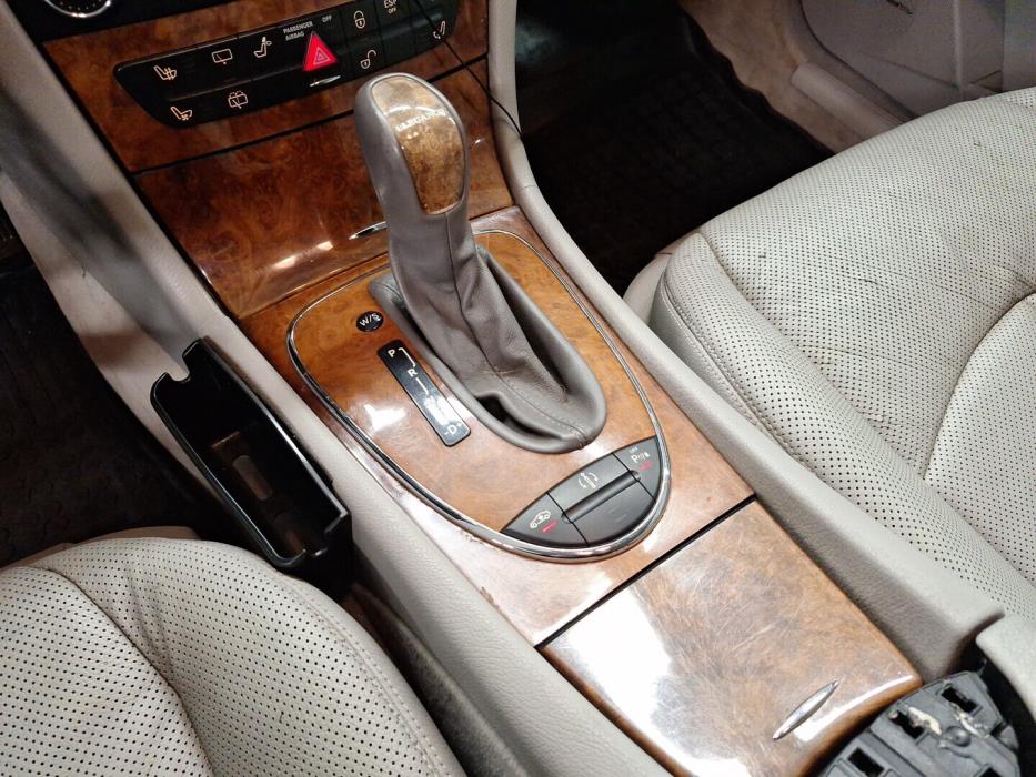 MERCEDES-BENZ E 2003