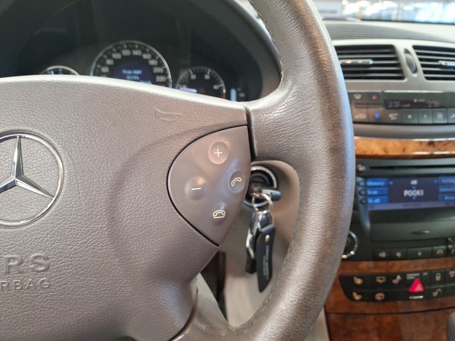 MERCEDES-BENZ E 2003