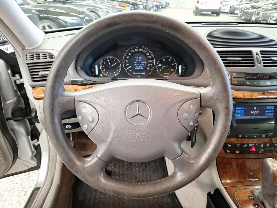 MERCEDES-BENZ E 2003