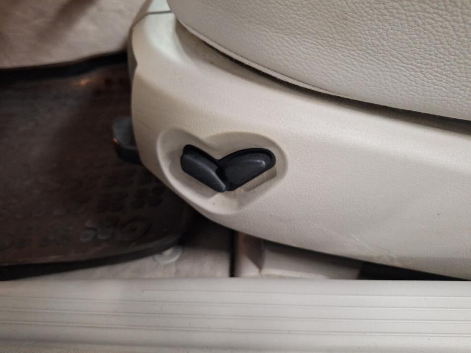 MERCEDES-BENZ E 2003