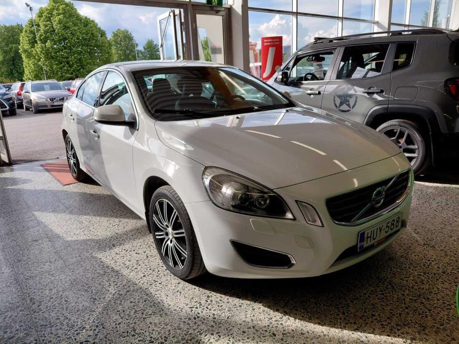 VOLVO S60 2011